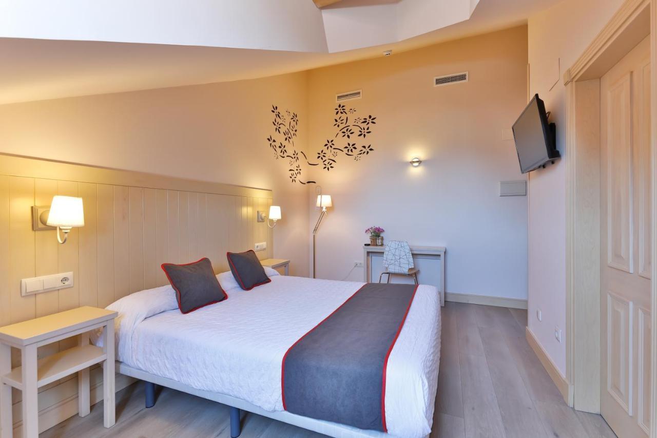 Hostal La Chata By Vivere Stays San Ildefonso エクステリア 写真