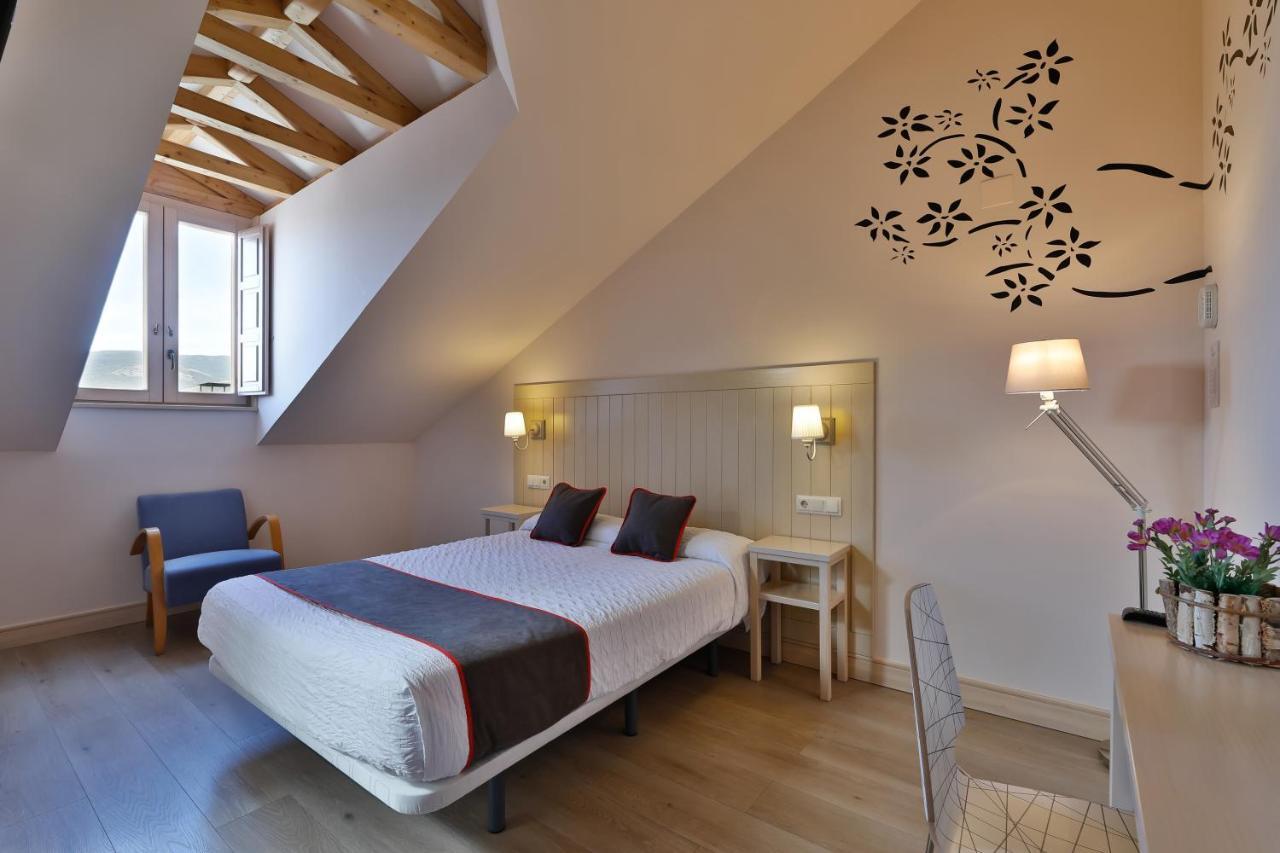 Hostal La Chata By Vivere Stays San Ildefonso エクステリア 写真