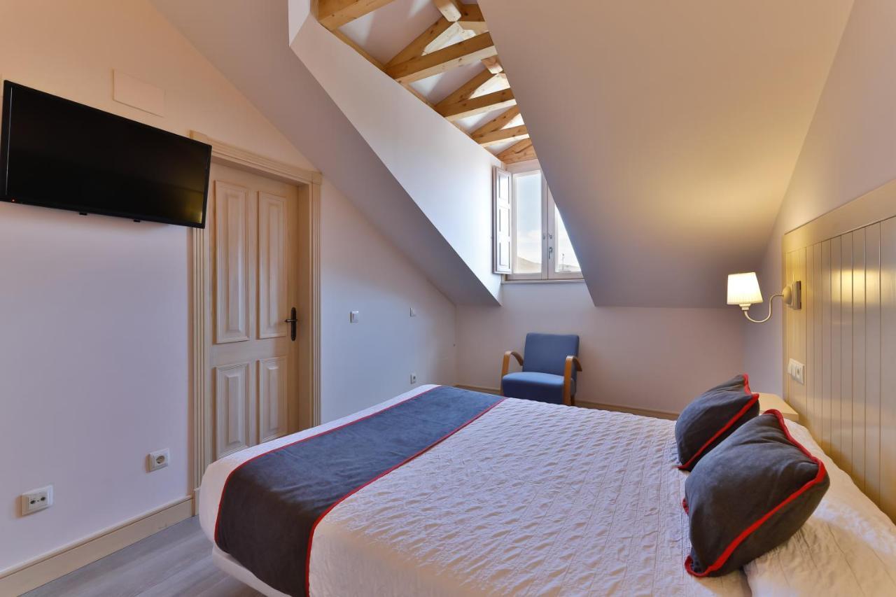 Hostal La Chata By Vivere Stays San Ildefonso エクステリア 写真